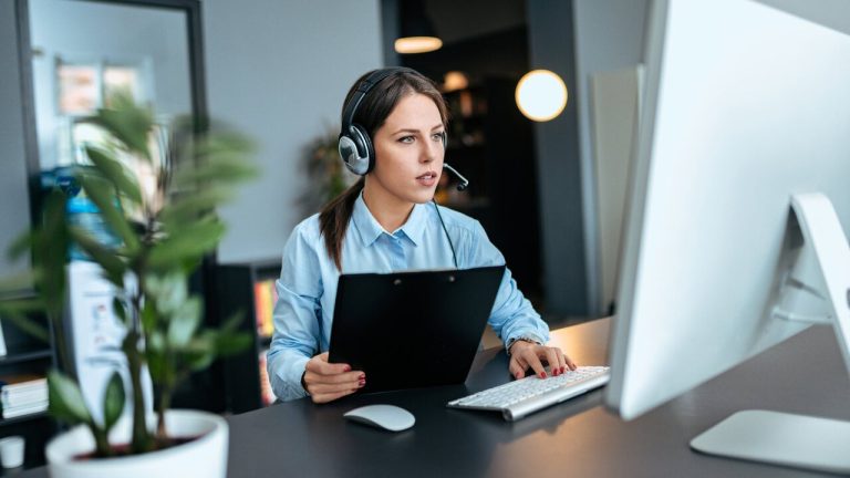 Det administrativa supportföretaget Aristoff hjälper självarbetslöst att befria sig från 40 timmar i månaden i ansträngningar