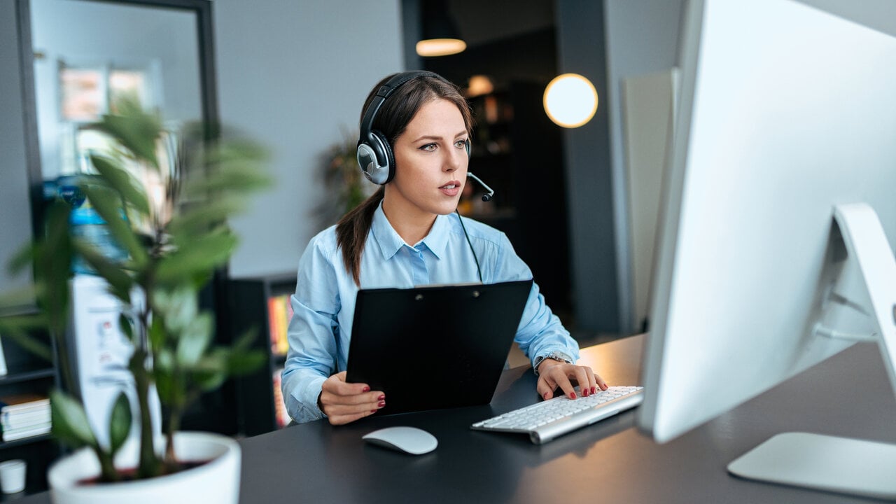 Det administrativa supportföretaget Aristoff hjälper självarbetslöst att befria sig från 40 timmar i månaden i ansträngningar