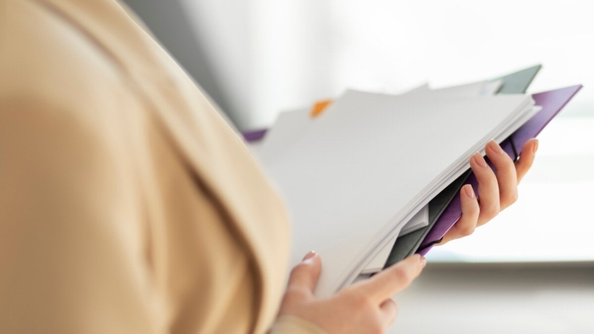 Kan samhällen fortfarande presentera certifikatet för årskonton med manuellt företag?