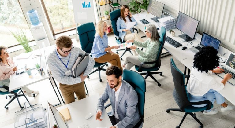 Vilka företag utsågs till de bästa arbetsplatserna inom teknik för 2025?