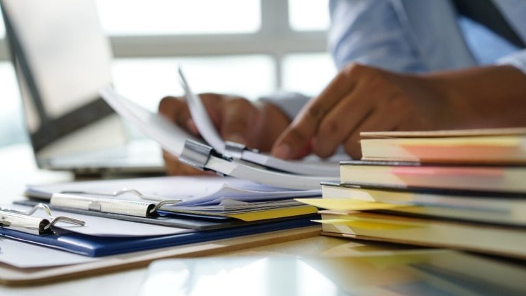 En lag i Murcia kommer att förenkla byråkratin till autonoma och små och medelstora företag som eliminerar upp till 20 normer