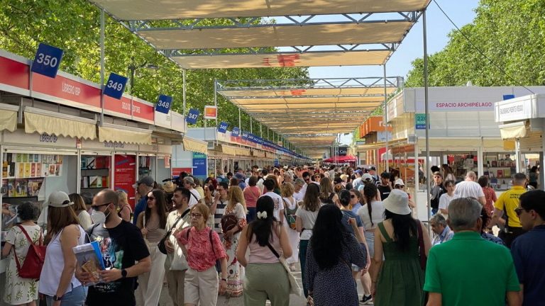 Små självarbetslösa bokhandlar motstår kedjor tack vare deras bästa algoritm: personlig behandling