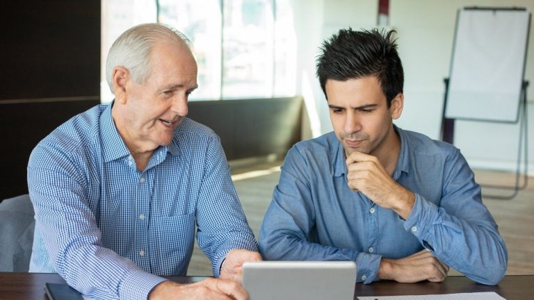 Finans härdar överföringen av familjeföretaget när de till exempel ärver