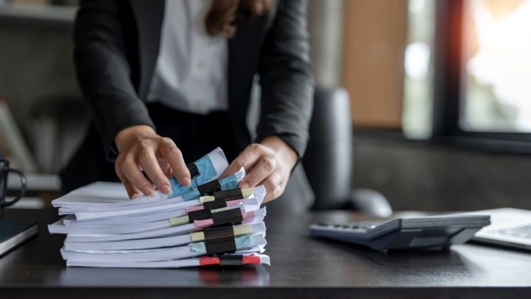 Tusentals samhällen måste godkänna sina årliga konton för att presentera dem före slutet av juli