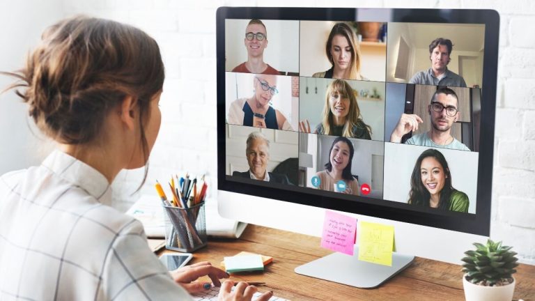 Vad frilansarna ska ta hänsyn till om deras anställda telework på sommaren