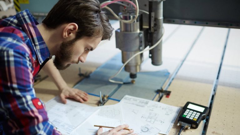 Fedea kritiserar den nya industriella lagen som innehåller nya normer som syftar till självföretagare och små och medelstora företag