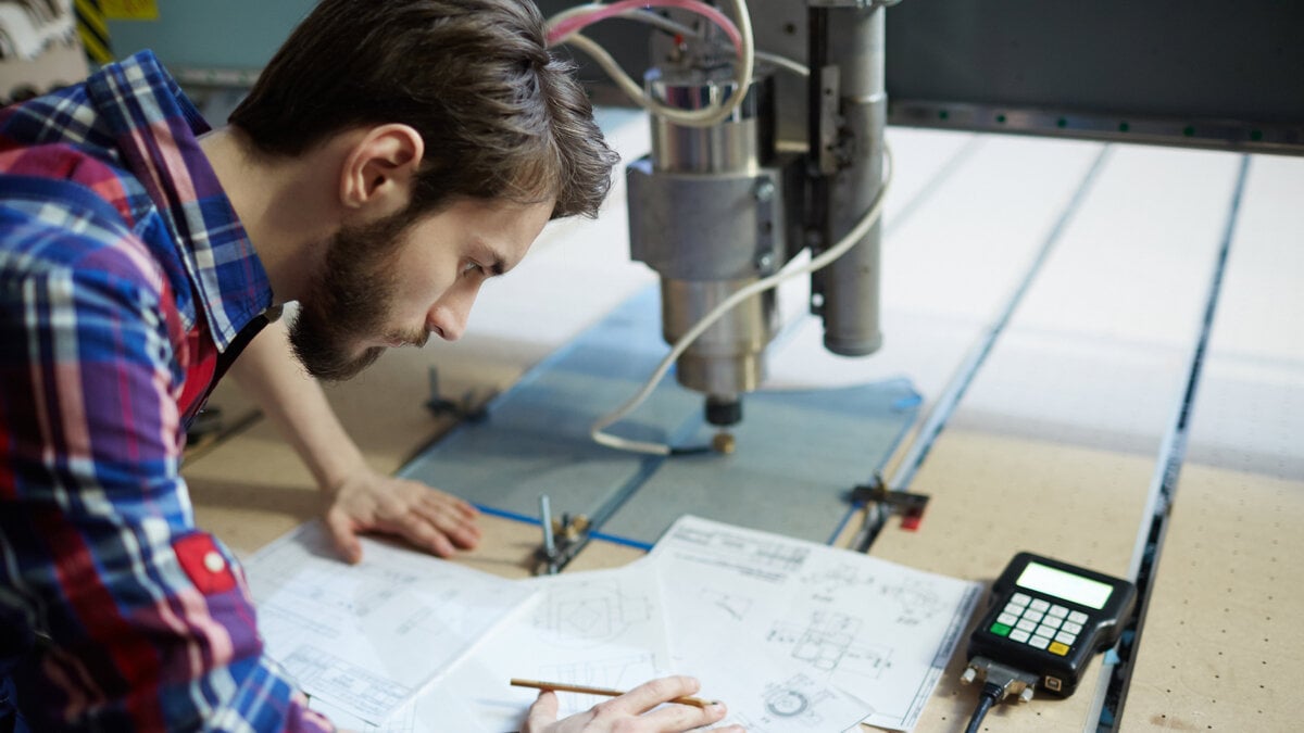 Fedea kritiserar den nya industriella lagen som innehåller nya normer som syftar till självföretagare och små och medelstora företag
