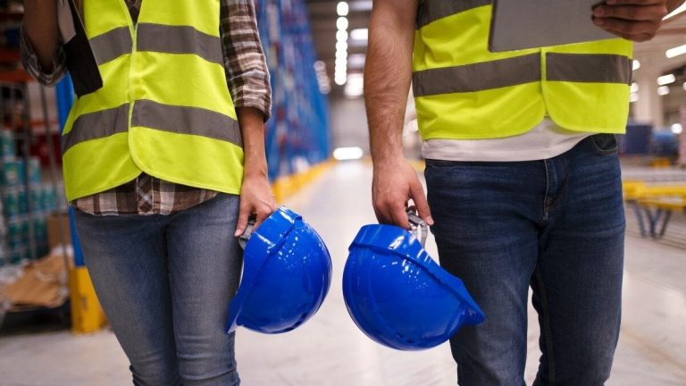 Andalusiska små och medelstora företag kan nu komma åt denna nya hjälplinje för att förbättra din jobbsäkerhet