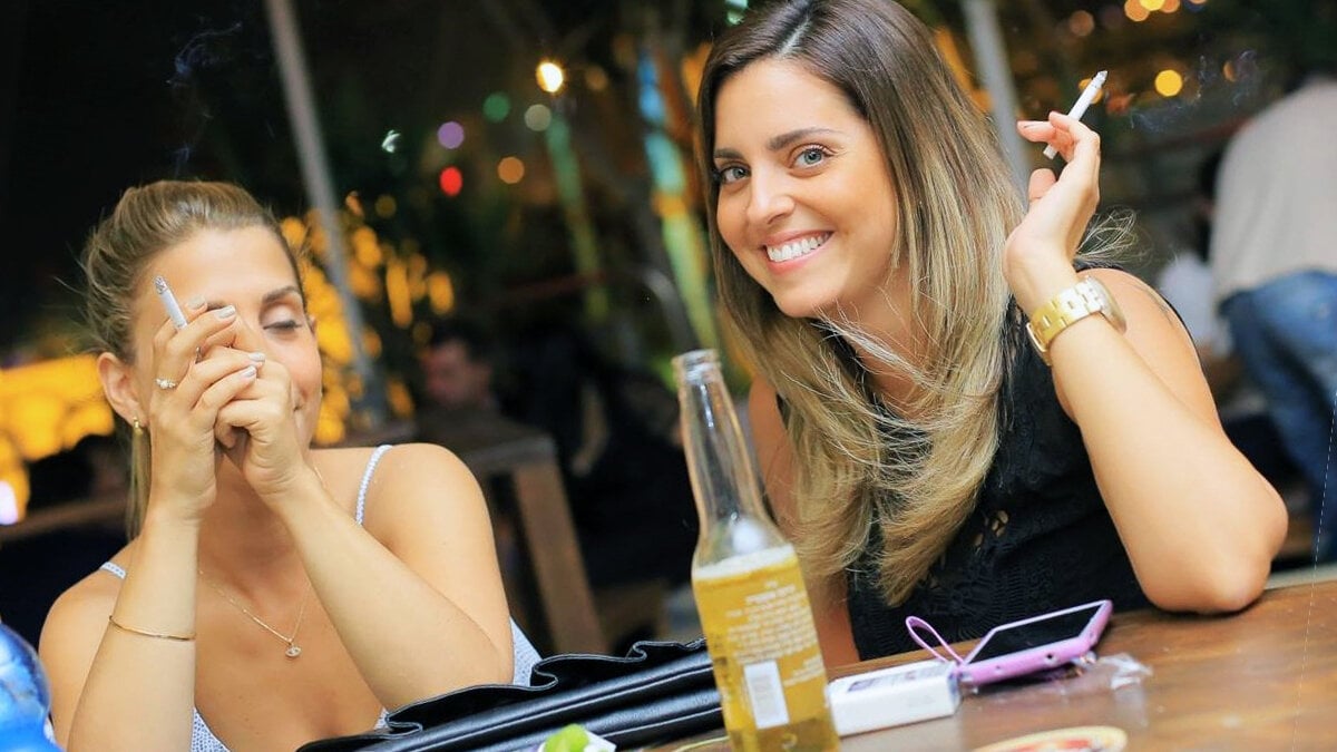 Den nya anti -Tabaco -lagen tillåter inte rökning eller annan egenföretagare