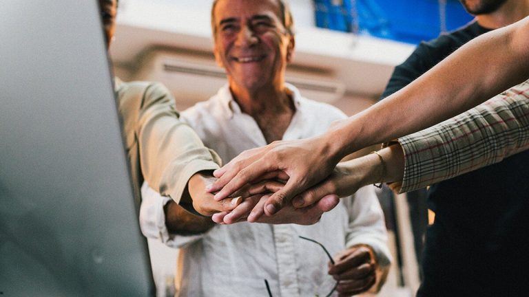 SMES Beat Collection Record med Solidarity Box