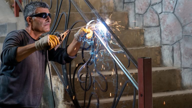 Madrid förstärker arbetssäkerheten för metall: gratis råd för små och medelstora företag och frilansare