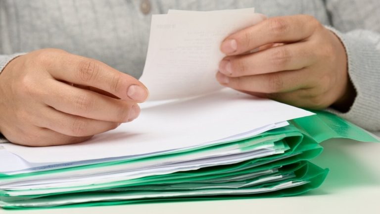 Vilka inkomster från företagets egenföretagare tar hänsyn till social trygghet för att beräkna sina avgifter?