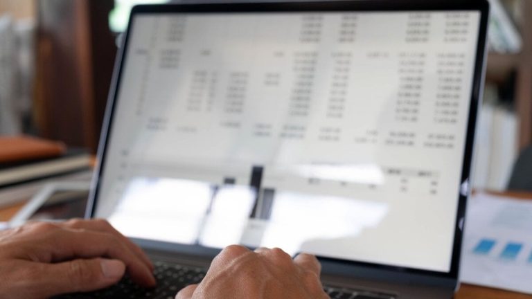 Självarbetslösa som använder faktureringsprogramvara måste spara proforma fakturor och utkast