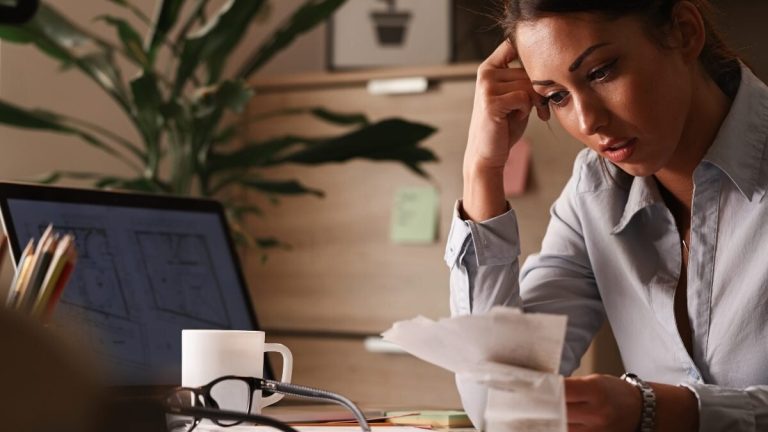 Små företag har olika alternativ att betala eller skjuta upp företagsskatten