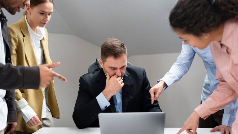 Det här är konsekvenserna för företag som inte presenterar de årliga kontona före månadens slut