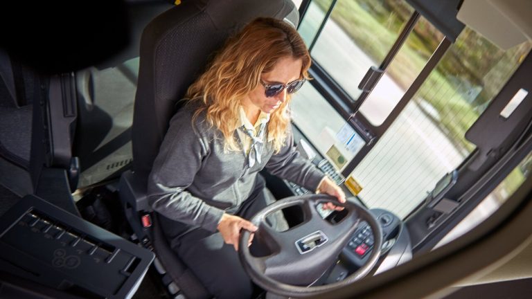 Transport Self -anställda är trött på att förnya locket varje år