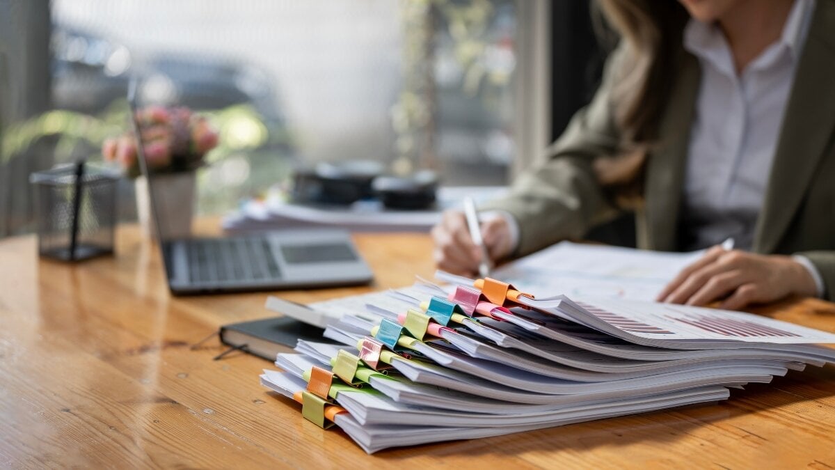 Varje social och autonom examen hanterar cirka 200 veckovisa aviseringar av administrationen