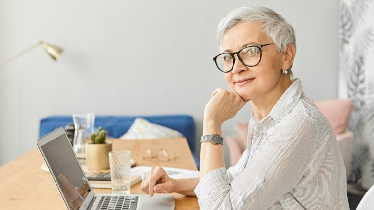 Dessa självarbetslösa kommer att ta ut extra lön före årets slut