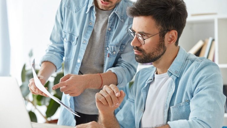 Upp till 5 500 euro i hjälp för företagare som är utskrivna som självarbetslösa i Andalusien