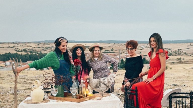 En 150 invånare människor återupplivar tack vare verksamheten för fem företagare