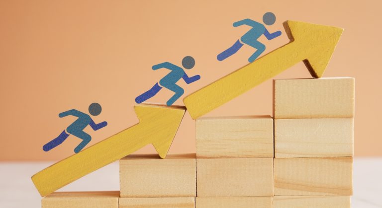 Topp prisvärda STEM UpScilling -kurser för karriärer 2025