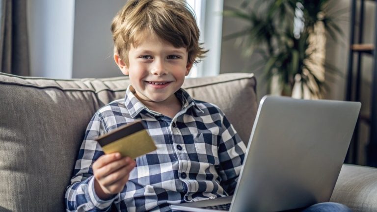 Små och medelstora företag och självarbetslösa med digitala företag måste nu kontrollera sina kunders ålder