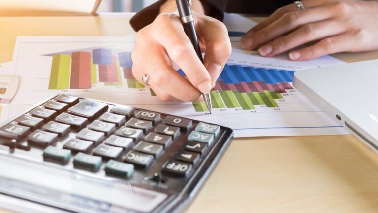 Mer än en halv miljon företag presenterade inte sina årliga konton under de senaste två åren