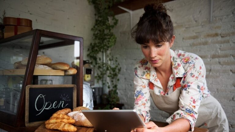 Kommersiella scheman: Företag som kan öppna fritt och andra med förbehåll för CCAA -kalendern
