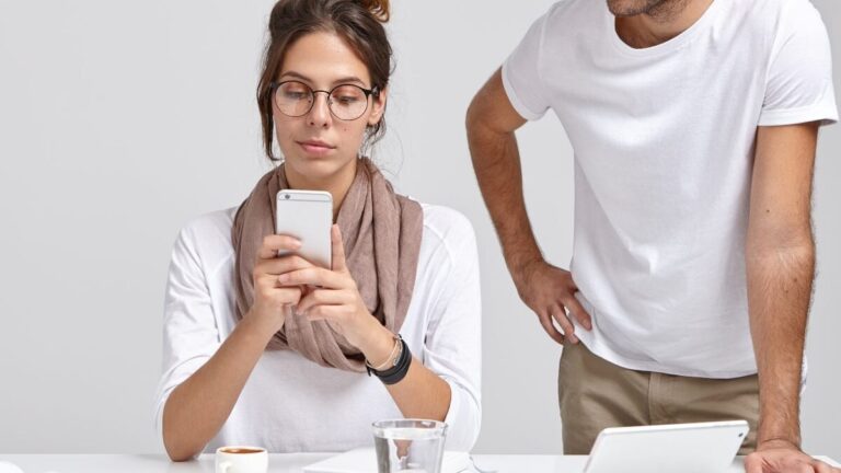 Autonoma och företag kan inte kommunicera uppsägningar av WhatsApp 2025