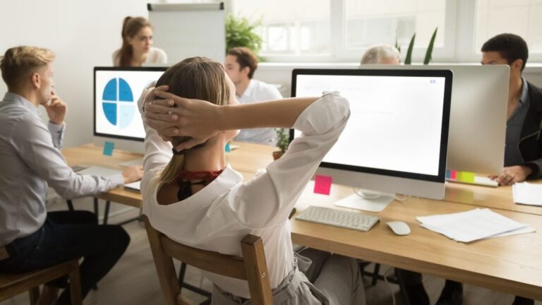 Hur kan småföretag behålla talang i full eskalering av arbetsrotation?