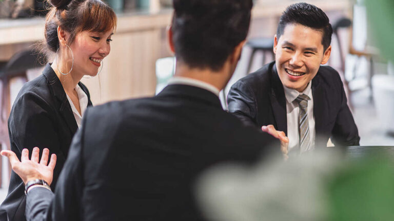 Videollados, förhandlingar, kontrakt … Att lära sig upp till 150 språk ”online” är nyckeln till att vinna kunder