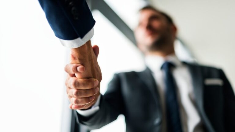 Så här kan en domare rädda verksamheten för en egenföretagare före statskassan inför konkurs