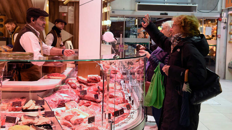 Den hantverksmässiga köttsektorn anklagar OCU för att jämföra slaktare med stormarknader