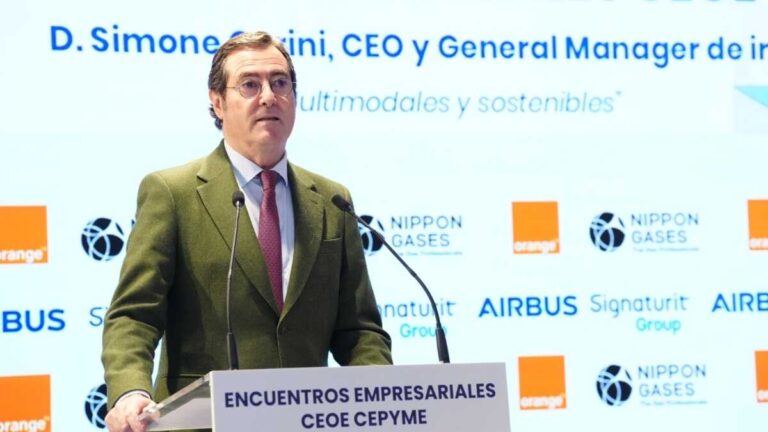 CEOE påpekar att de reformer som föreslagits av arbetsministeriet förstör den sociala dialogen