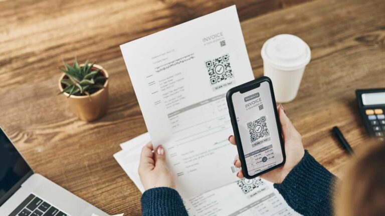 Treasury-applikationen tillåter nu egenföretagare att inkludera en QR på sina fakturor: i januari blir det obligatoriskt