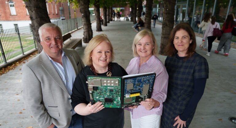 Fidelity Investments och DCU till Collab på projektinriktning av STEM -könsgap