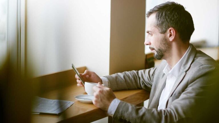 Finansdepartementet meddelar små och medelstora företag att anpassa sina faktureringsprogram