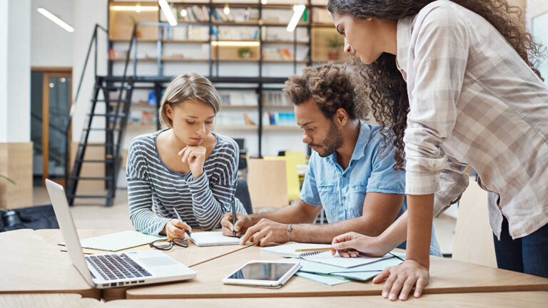 Det är de sektorer där flest företag har skapats och upplösts i slutet av 2025