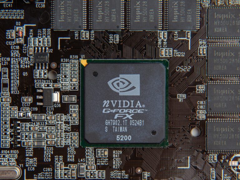 Nvidia gör historia som det första företaget att nå 5 miljarder dollars marknadsvärde