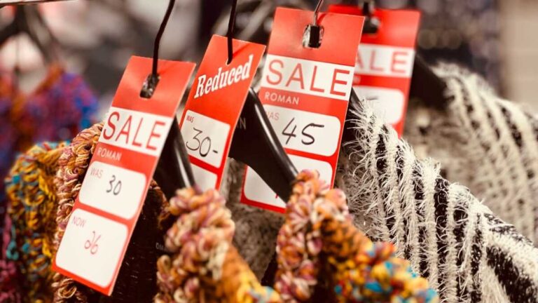 RETA-medlemskapet växer i oktober men handeln förstörs: det finns 13 000 färre egenföretagare i sektorn