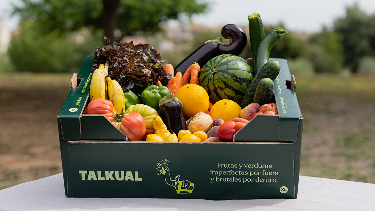 Två företagare omsätter 6,5 miljoner och säljer frukt som kasserats av stormarknader