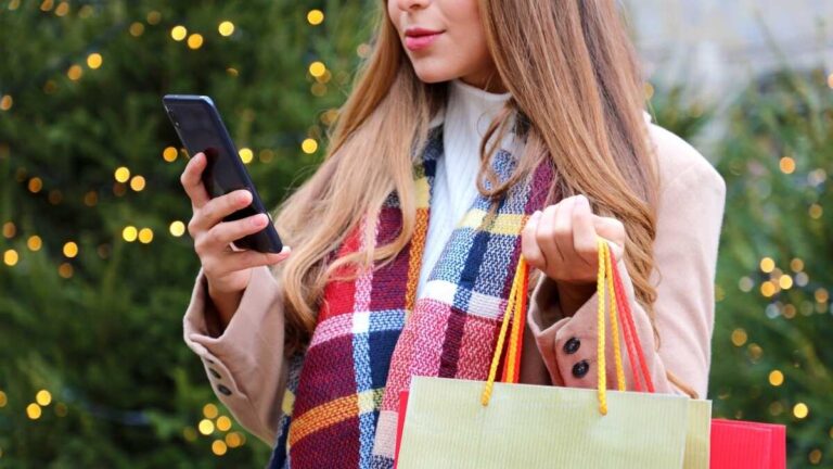 Spanjorerna kommer att spendera 4,8 % mer på sin julhandel än förra året