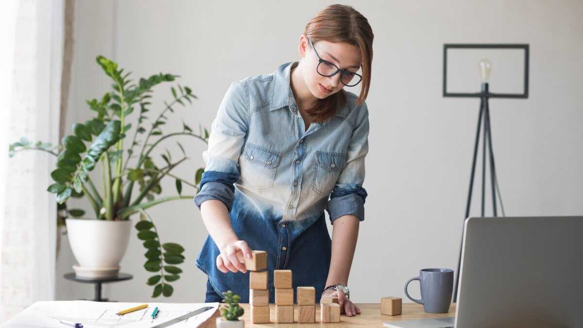 Små och medelstora företag har ingen skyldighet att spara eller betala för sina anställdas arbetsdagar, enligt en domstol