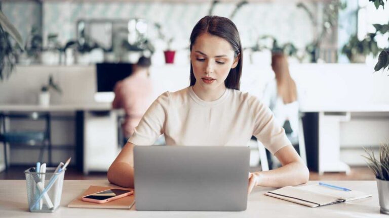 Denna kalkylator låter egenföretagare veta om deras bidrag är korrekt eller socialförsäkringen kommer att reglera dem