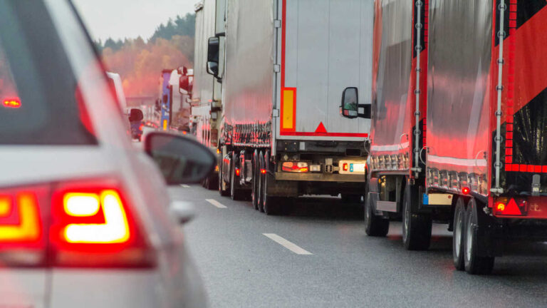 V16-fyren, som redan är obligatorisk, väcker tvivel bland tusentals egenföretagare som använder sitt fordon dagligen