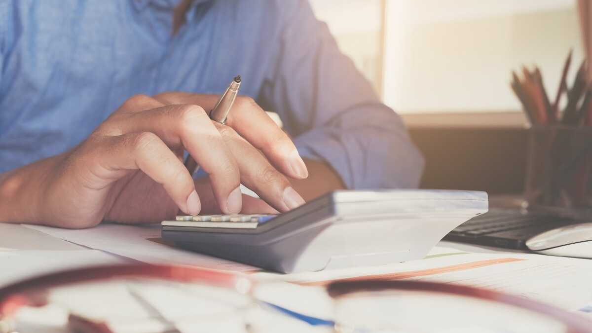 Högsta domstolen avgör om dröjsmålsränta som egenföretagaren betalar efter besiktning är avdragsgill