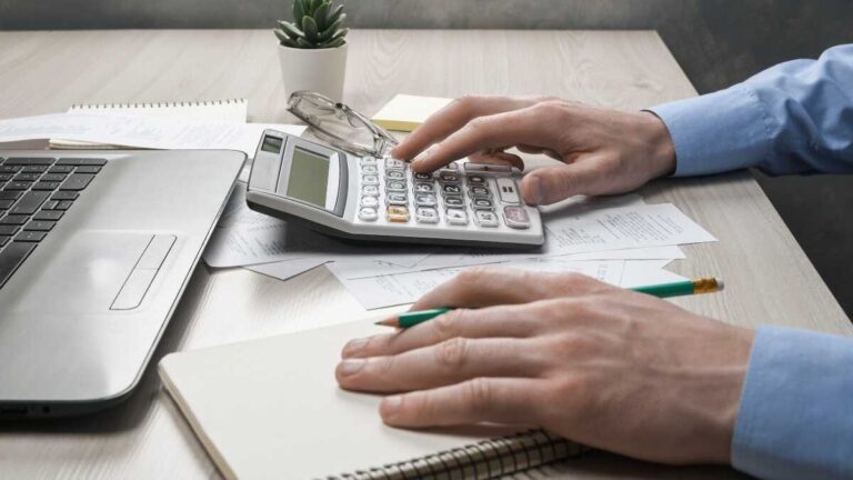 Socialförsäkringen skulle kunna sätta ett högre bidrag för egenföretagare som ännu inte har uppdaterat sin CNAE