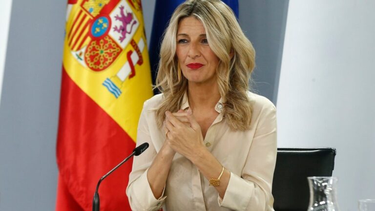 Díaz skjuter återigen upp ökningen av SMI med bristande stöd från arbetsgivarföreningen