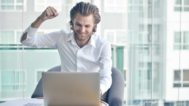 Egenföretagare och små och medelstora företag kommer lättare att kunna kräva avgifter som betalats in felaktigt av statskassan