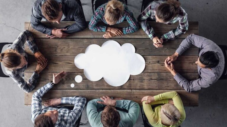 Små och medelstora företag skulle kunna motivera 60 % av sina anställda med flexibilitet och andra åtgärder, inte med löner